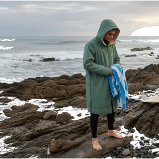 Poncho Impermeable Con Capucha Gul Junior Evo Robe 2026 - Verde/Taupe